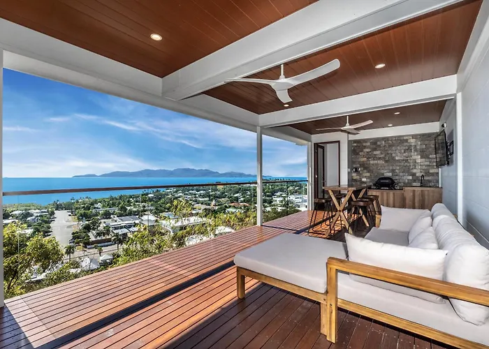 Incredible Views, Open Spaces, Holiday Villa Townsville