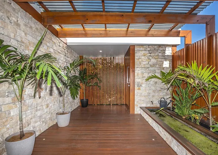Incredible Views, Open Spaces, Holiday Villa Townsville