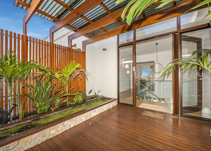 Incredible Views, Open Spaces, Holiday Villa Townsville